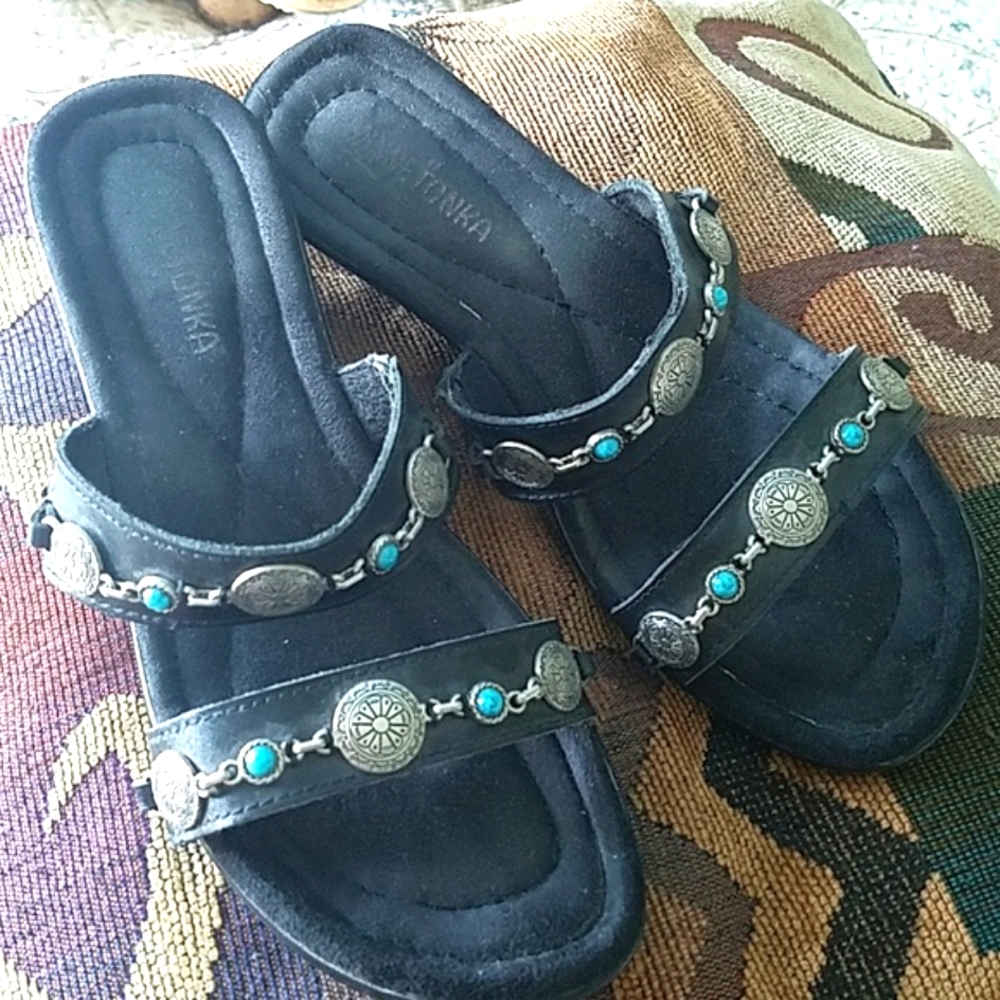 Minntonka sandles